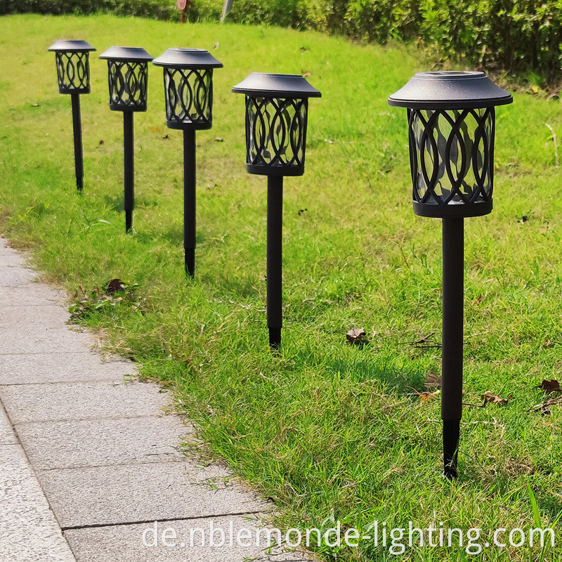 Solar pathway lights